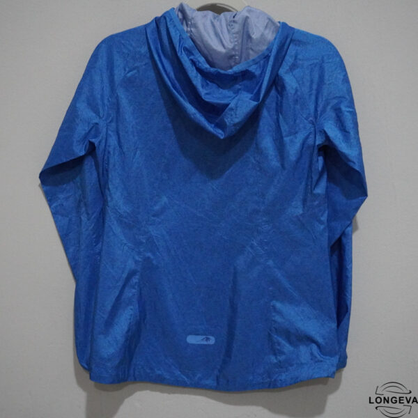 ROMPEVIENTO ASICS S AZUL MONOGRAMA - Imagen 2