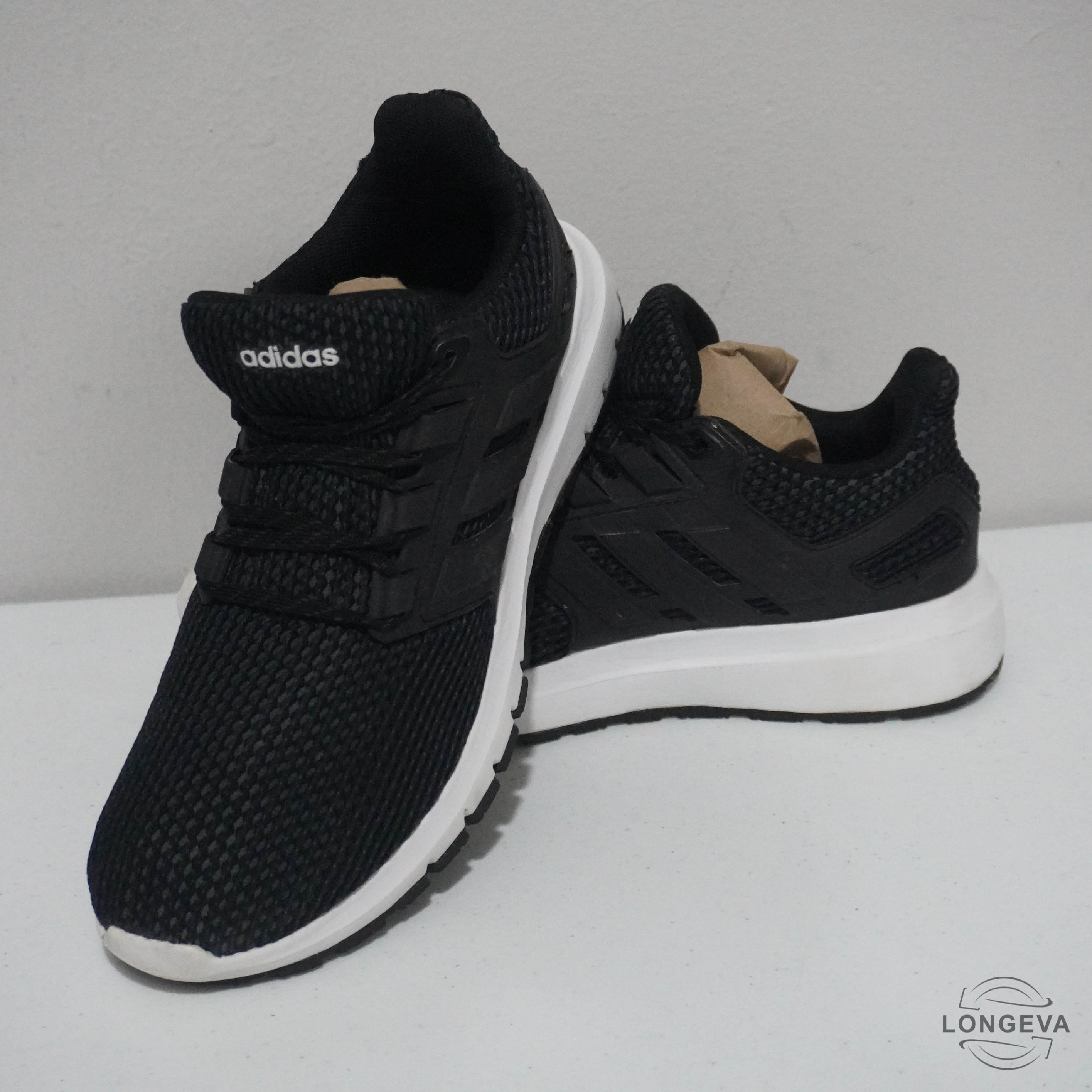 TENIS ADIDAS 28.5 CM NEGRO/BLANCO ULTIMASHOW